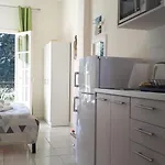 Апартаменты Asprokavos And