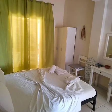 Asprokavos And Kávos