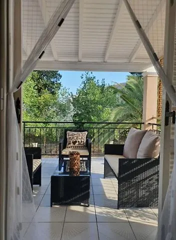 Asprokavos And Kávos