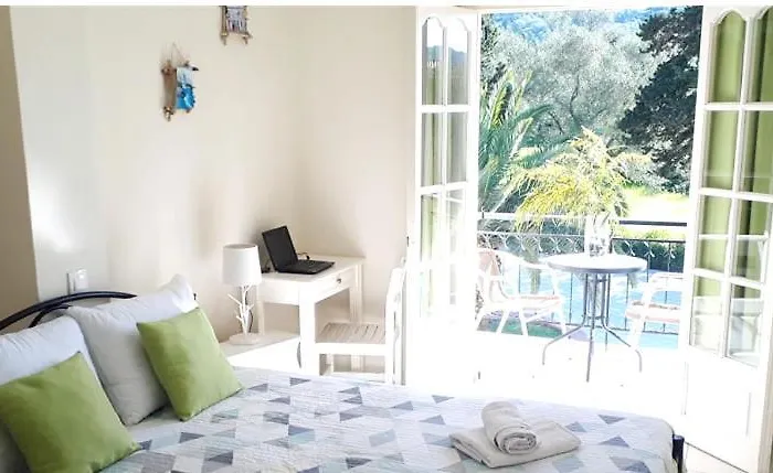 Apartamento Asprokavos And *